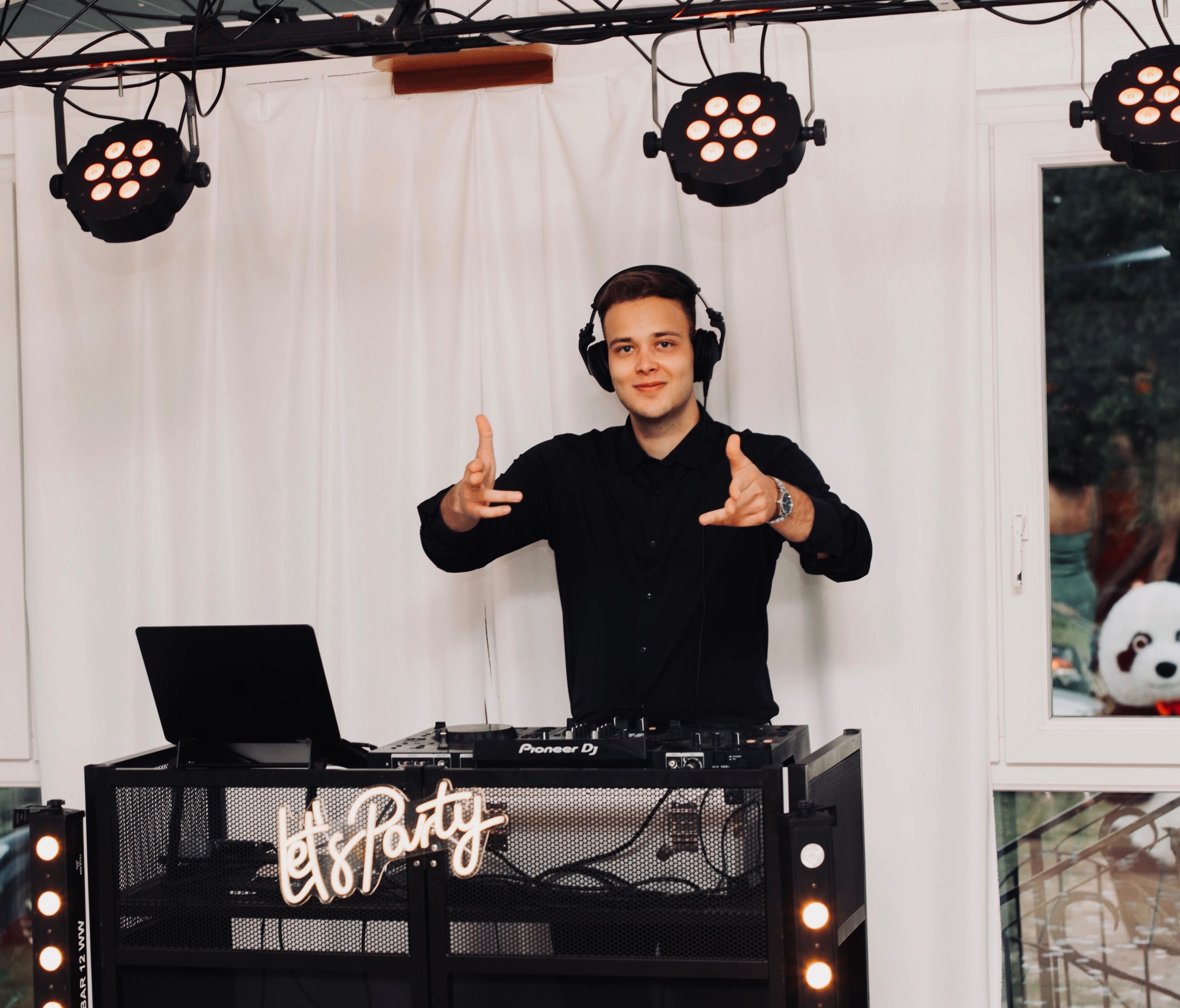 DJ Na Twoją Imprezę : Wesele , Poprawiny , Urodziny , Impreza firmowa