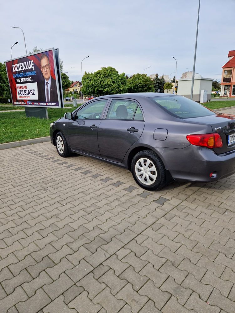 Toyota Corolla e15 2008r. SALON POLSKA