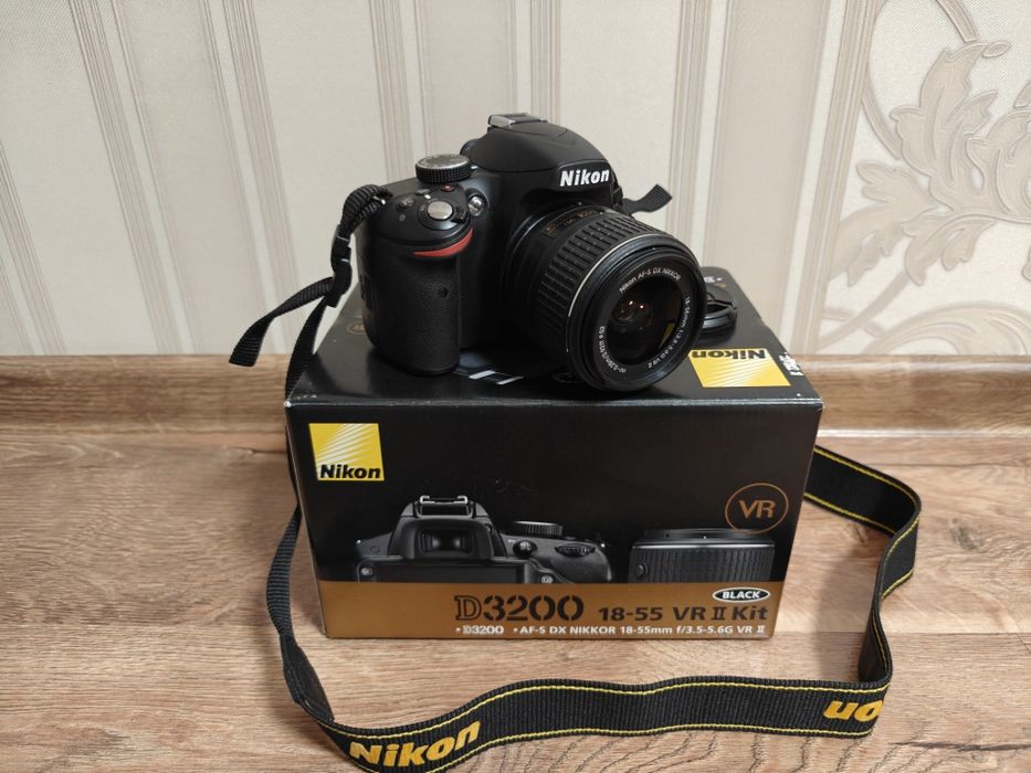 Фотокамера Nikon D3200 AF-S DX NIKKOR 18-55mm f/3.5-5.6G VR 2. + Сумка