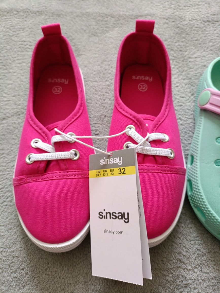 Zestaw butów Sinsay 32  klapki crocsy i tenisówki