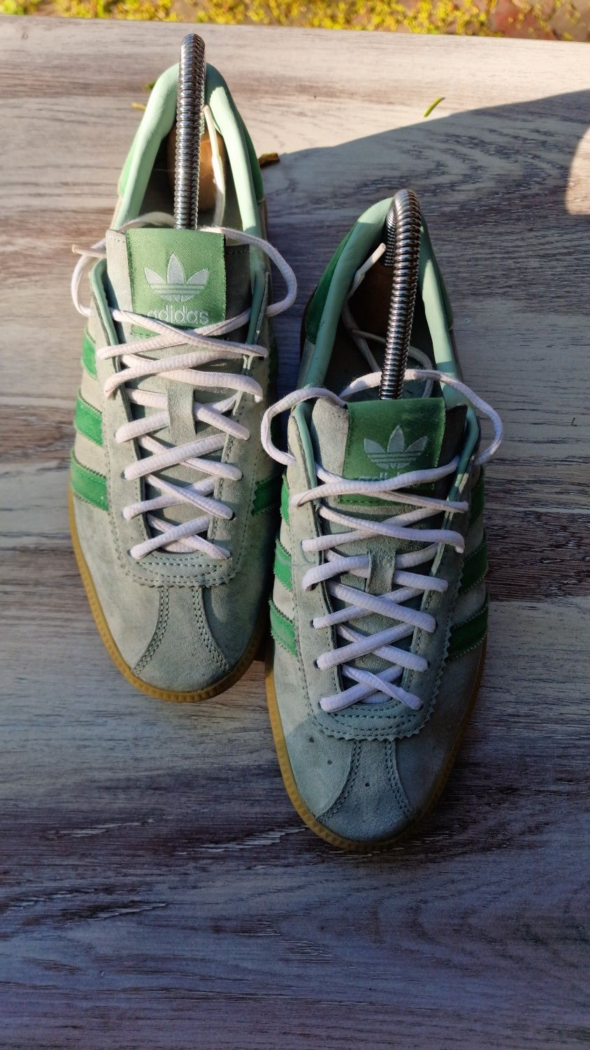 Замшеві кросівки Adidas Originals розмір 39