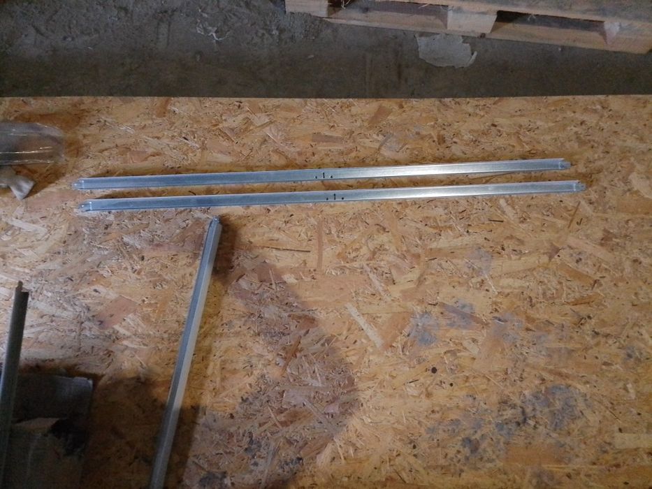 Продам крепеж подвесного потолка новое,