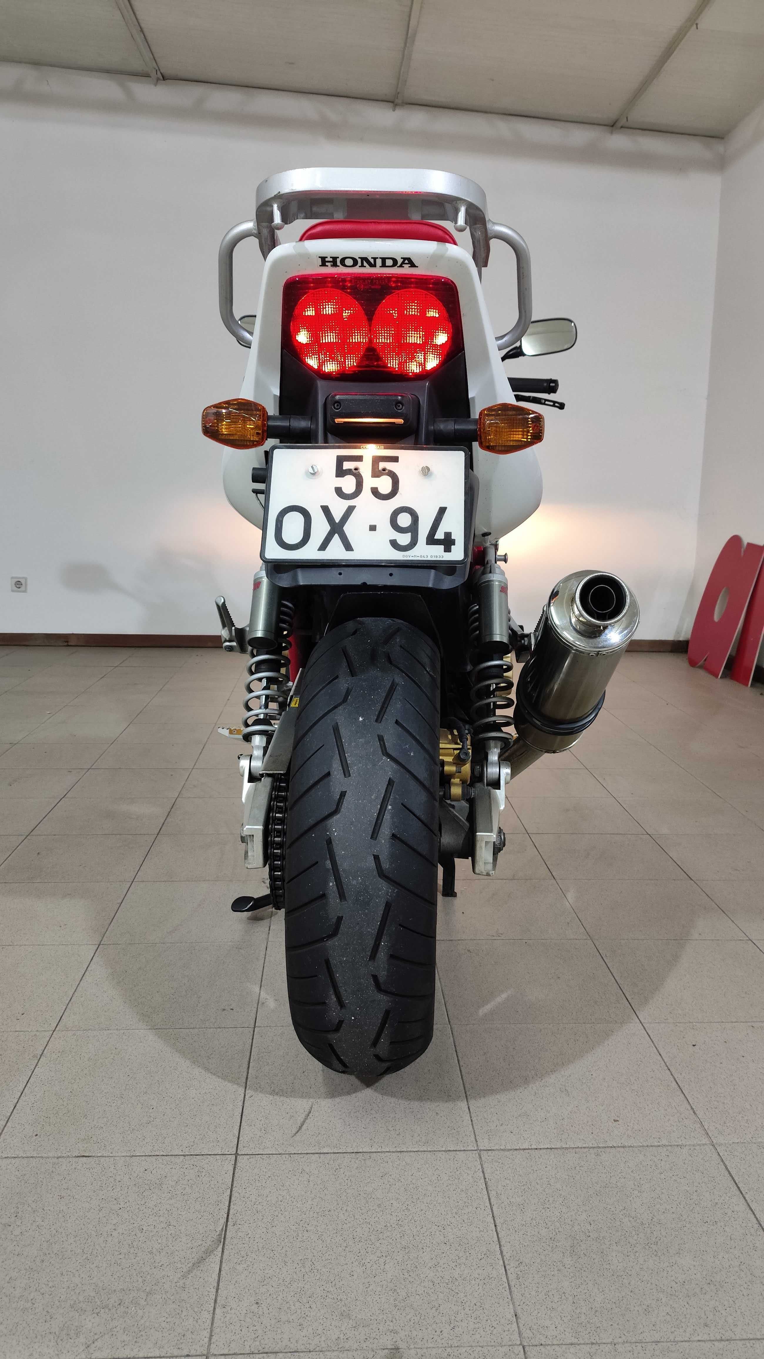 Honda CB CB1300SA "Red Frame"