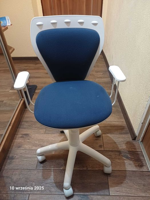 Krzesło obrotowe firmy AGATa