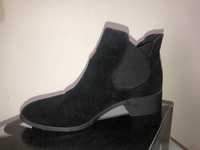 Botas Pretas Impermeabilizadas