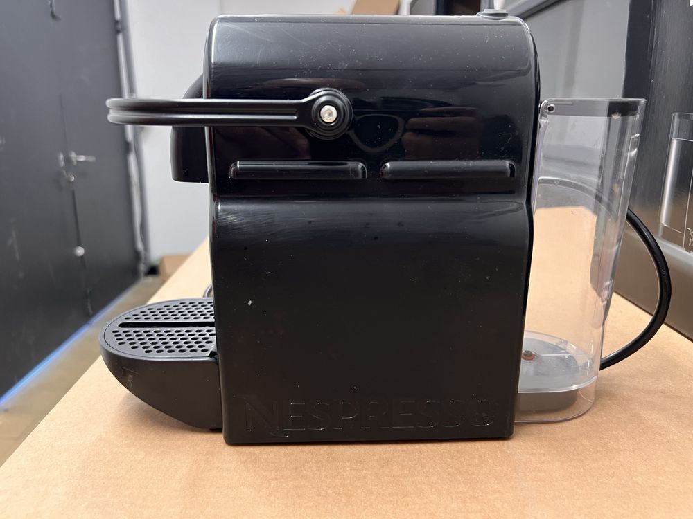 Maquina café Nespresso inissia