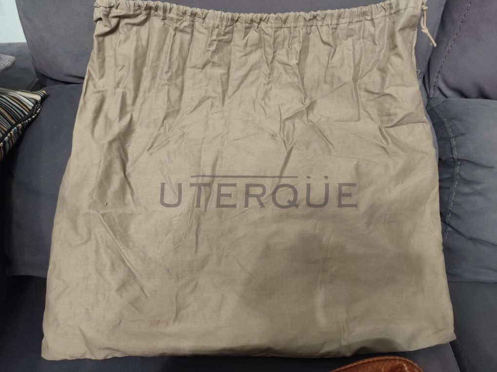Mala Uterque 100% pele nunca usada.
