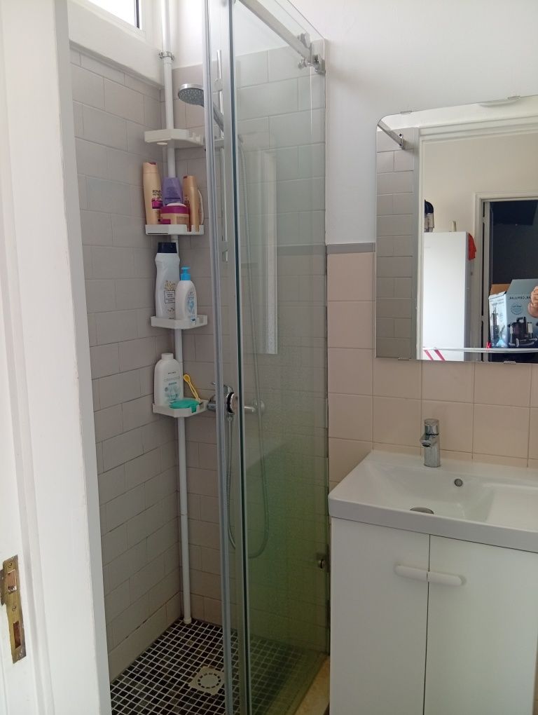 Alugo Quarto Partilhado