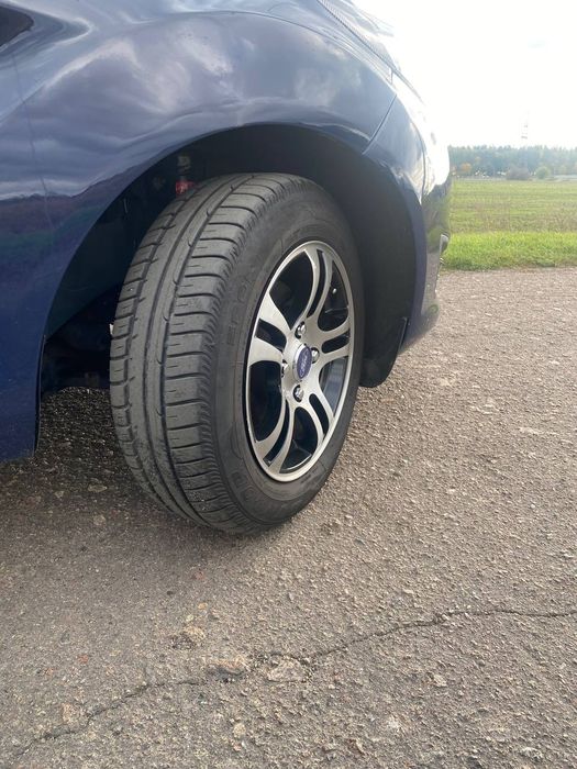 Ford fiesta MK7 2013