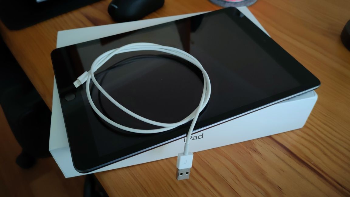 Apple iPad 9 + iPad Pro Smart Keyboard | Como Novo