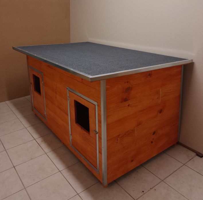 Casota dupla para cães