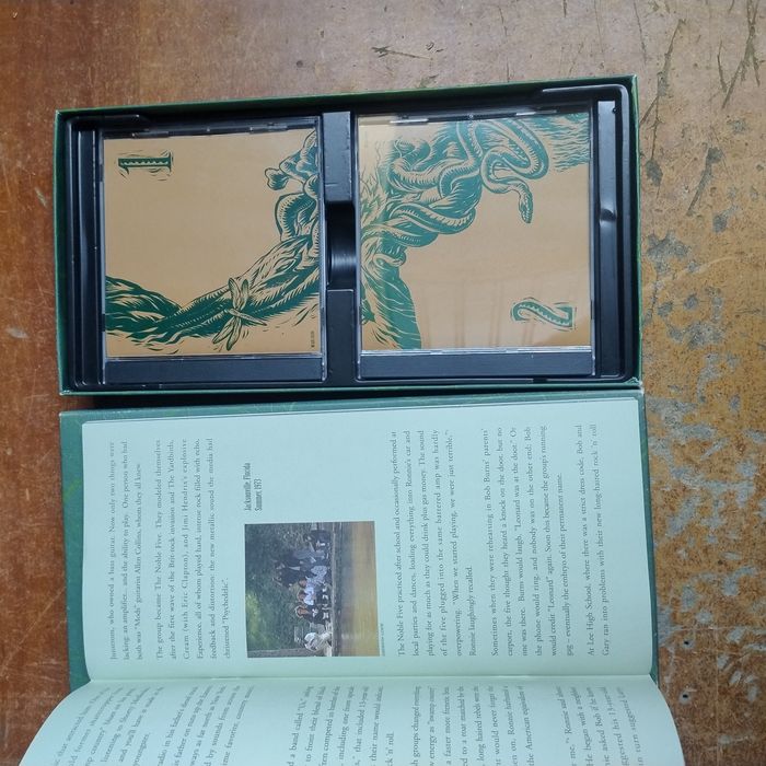 Płyty CD z muzyką.