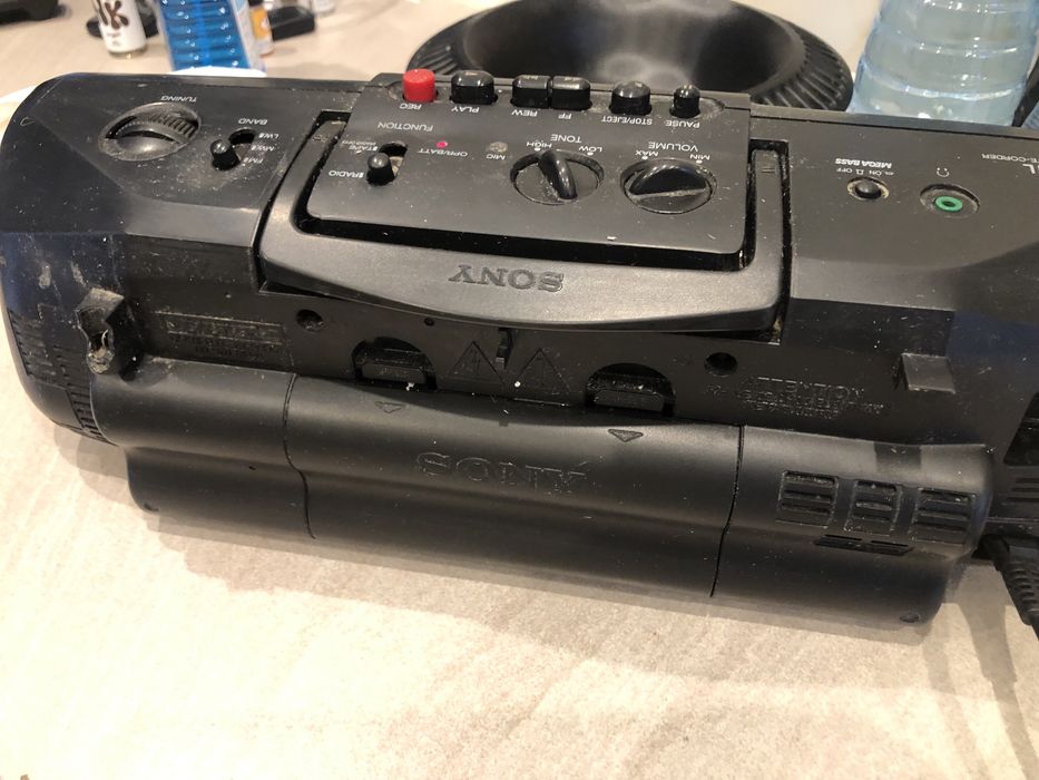 radio magnetofon kasetowy Sony model CFS-B21L