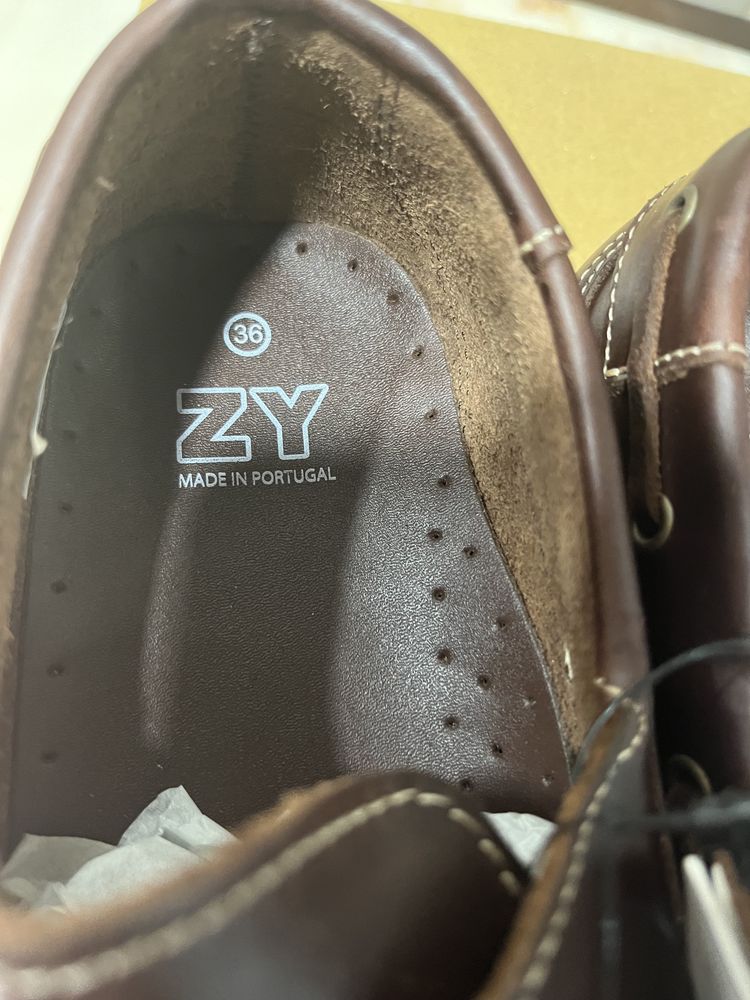 Sapatos novos de vela marca Zippy