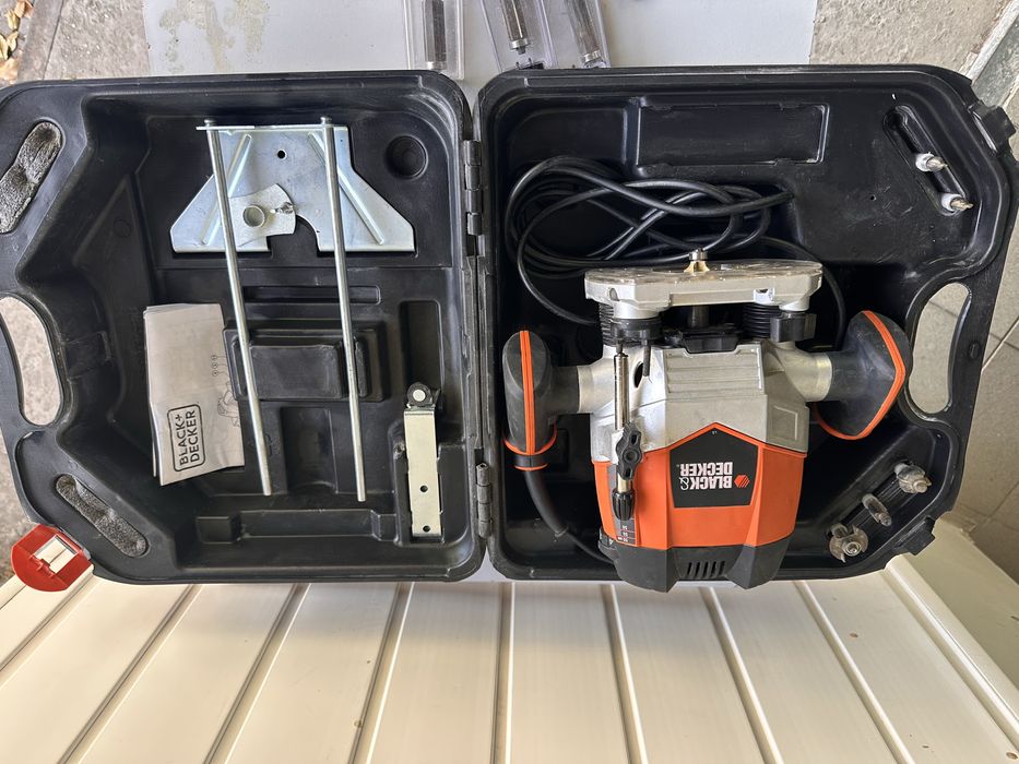 Фрезер Black & Decker KW900E 1200Вт