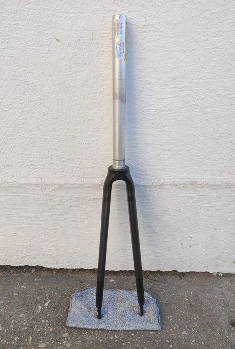 Widelec ACCENT przedni rowerowy Apex 1 1/8" alu/karbon szosowy 28/700c