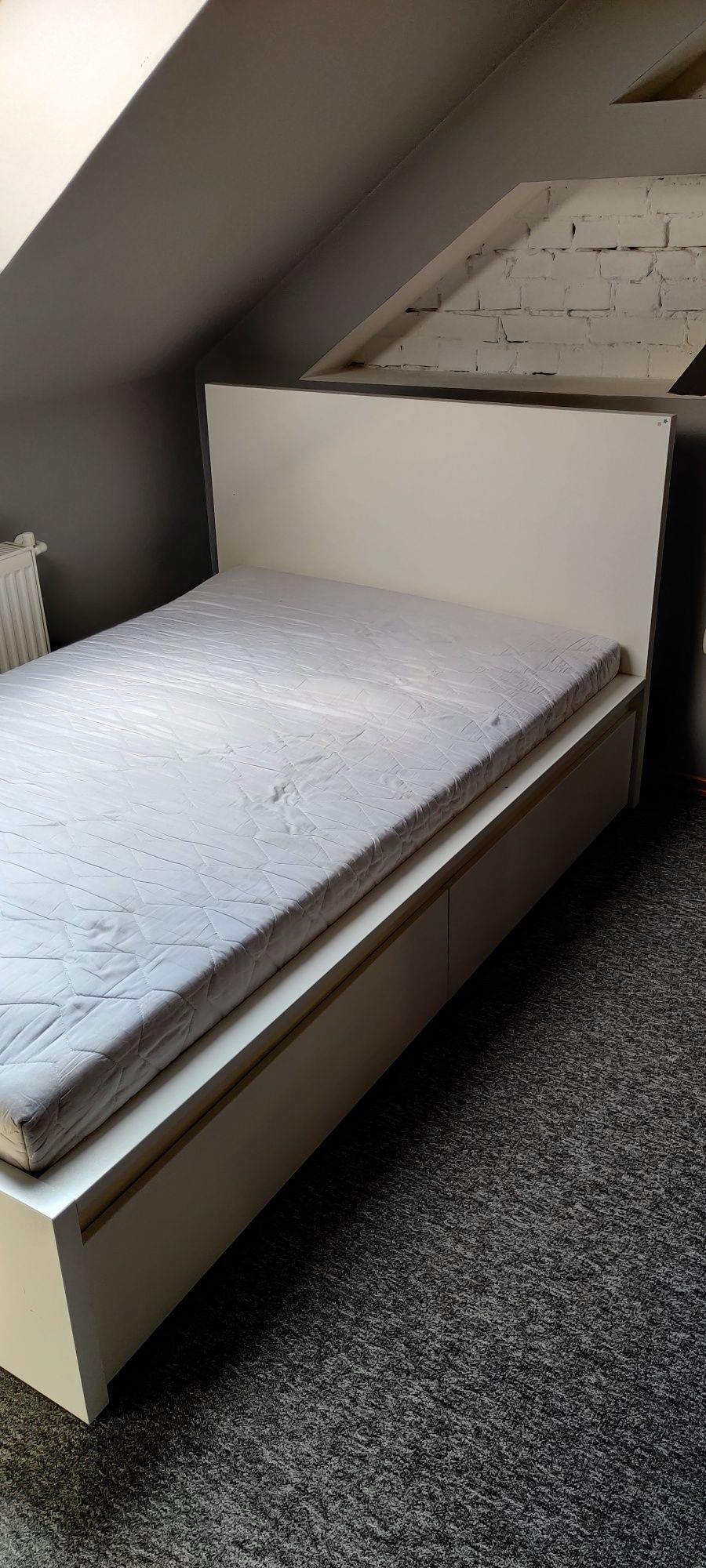 Łóżko Ikea Malm 140*200 białe z szufladami z materacem 20cm