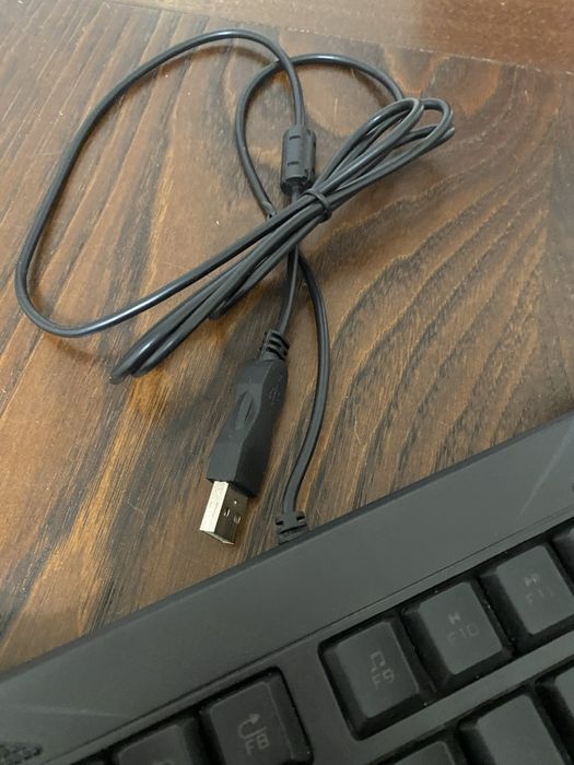 Teclado Gaming Avonn Trust