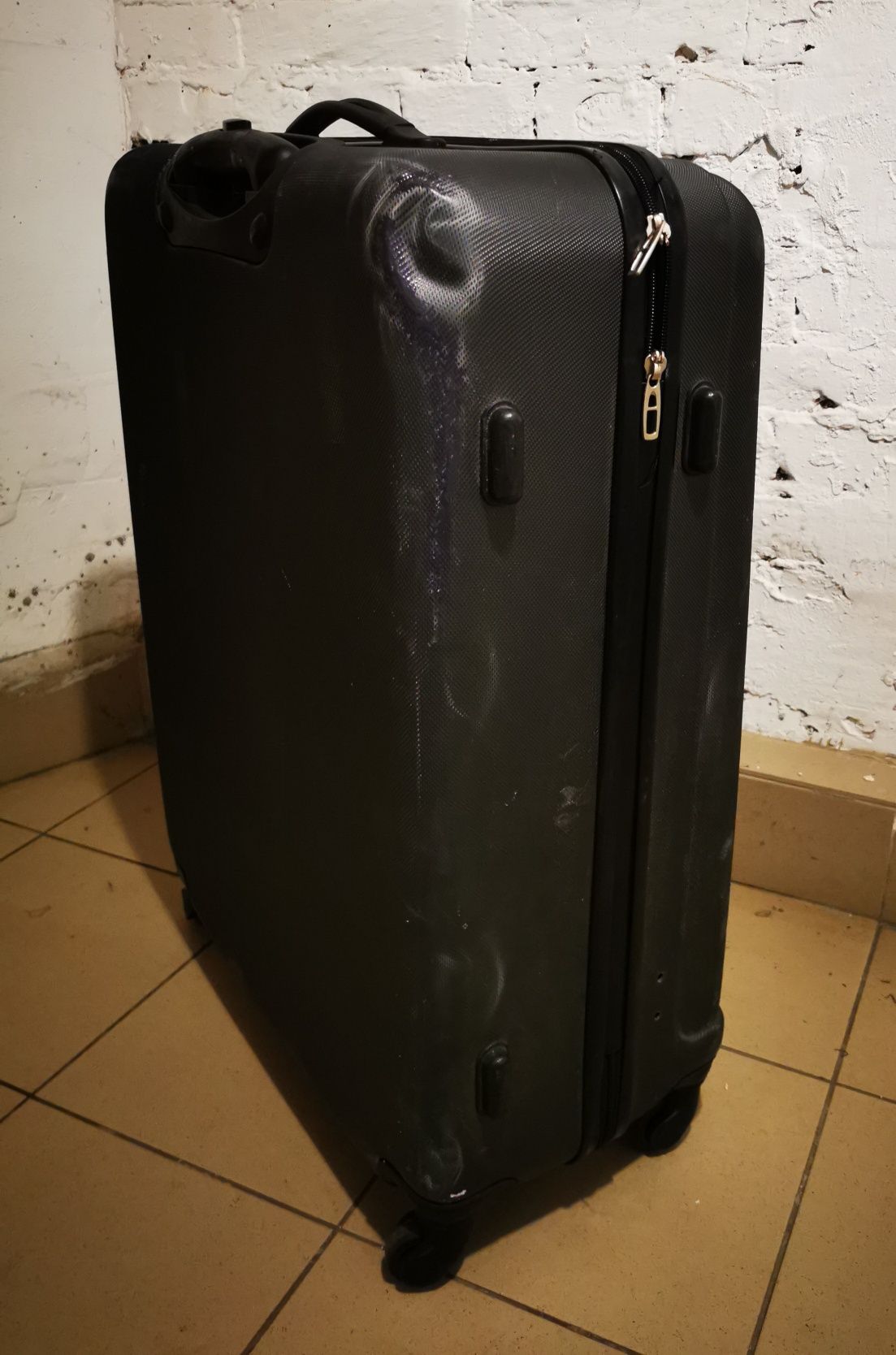 Duża walizka podróżna na kółkach grafitowa XXL 75 x 55 x 26 cm