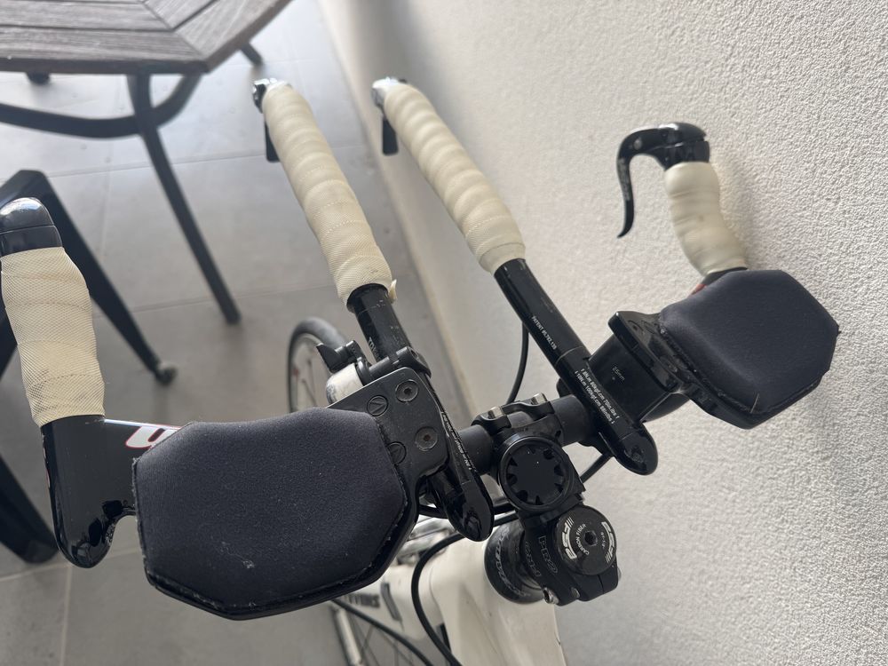 Bicicleta Triatlo Stevens Carbon – Pneus e Travões Novos