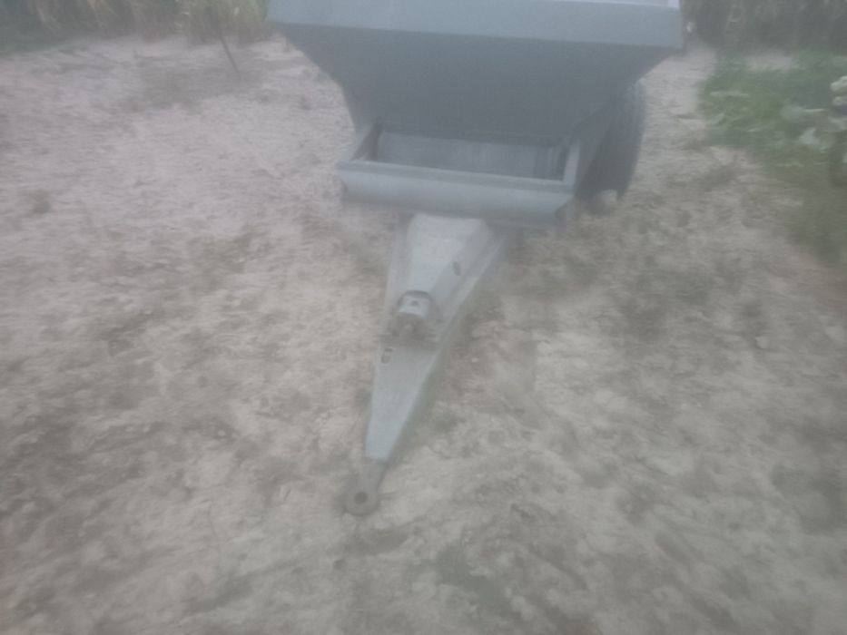 Rozsiewacz do wapna lub nawozu piast lcw 3