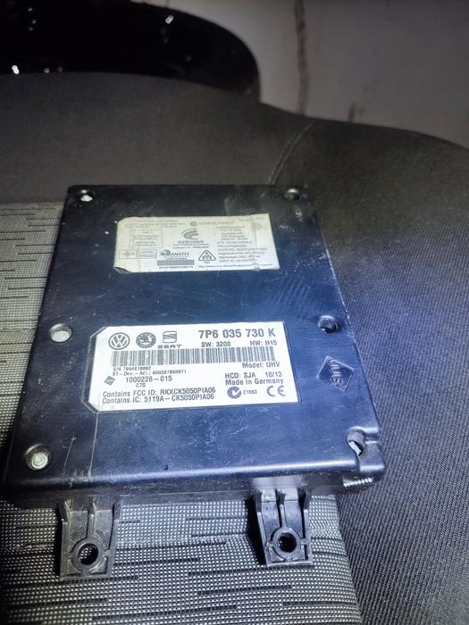 Магнитола Columbus с навигацией и блютуз.