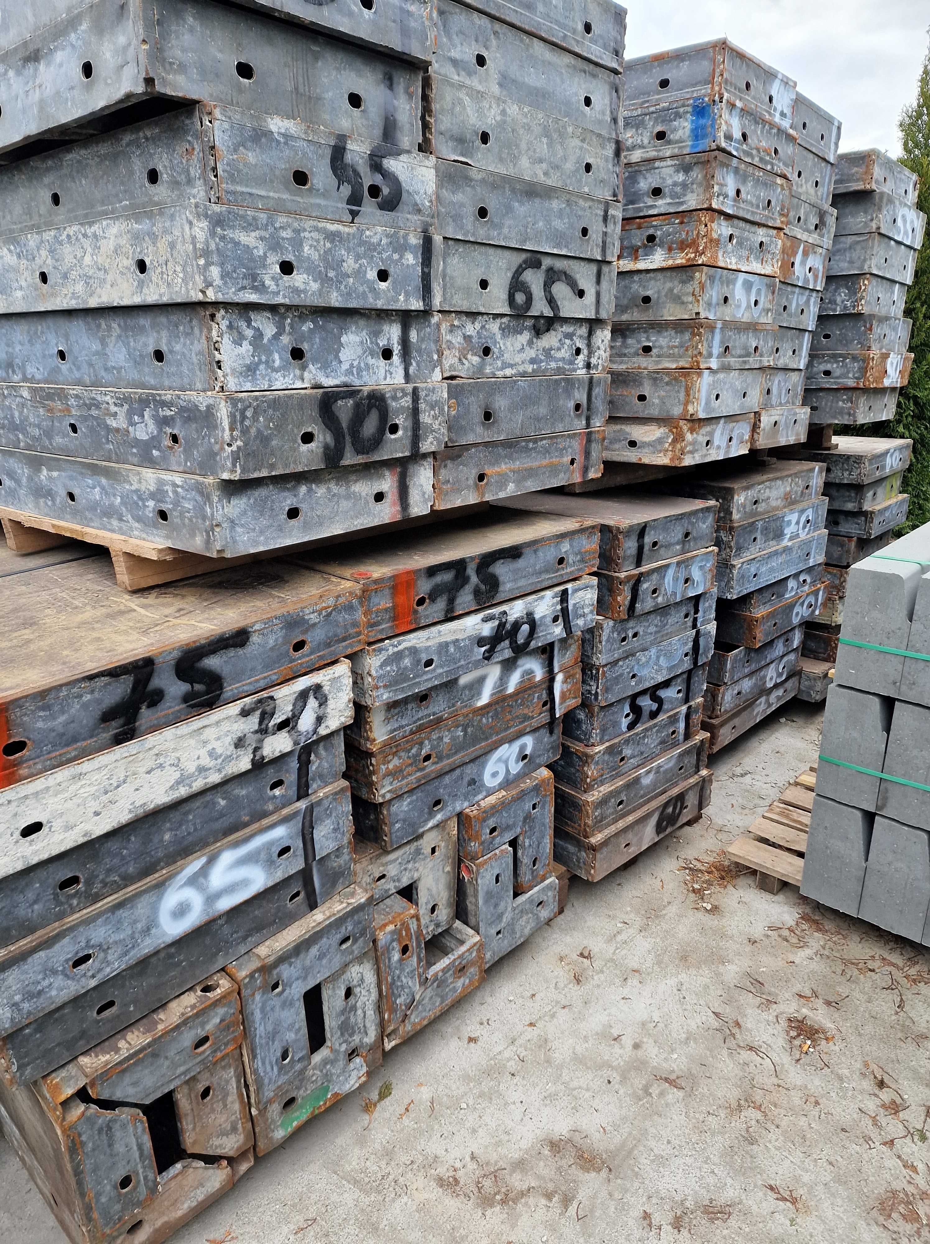Szalunki ścienne Rasto Hunnebeck 400m2 deskowanie