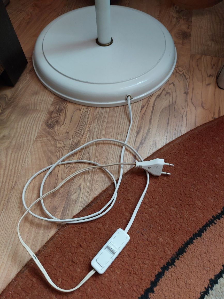 Lampa nocna stojąca
