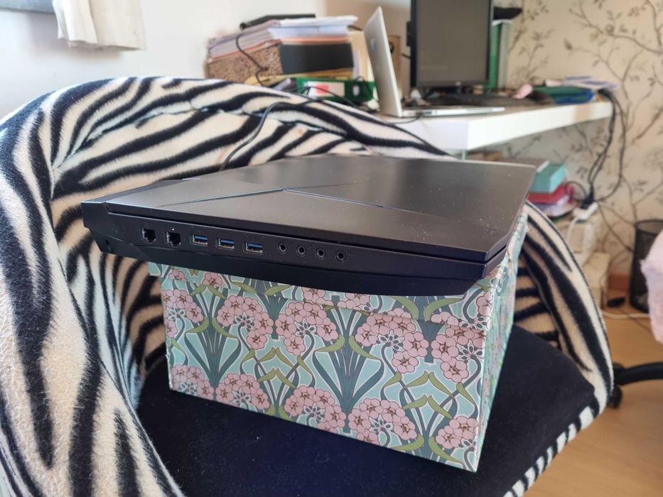 Portatil Clevo 17'' Mobile Workstation i7 6700k 64gb RAM e GTX 1070