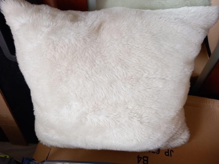 Almofadas e organizadores de roupeiro