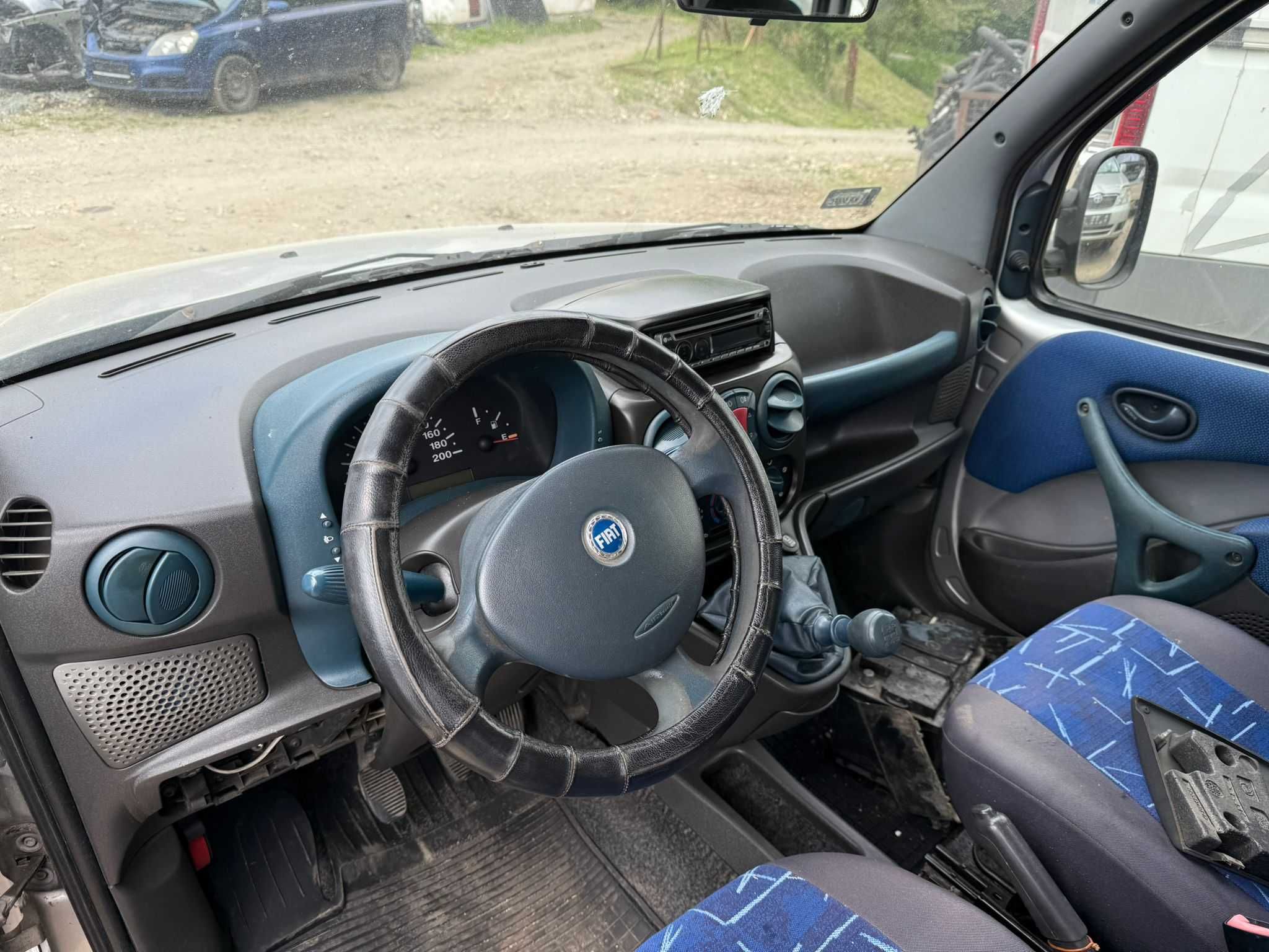 Na części drzwi/maska/wnętrze Fiat DOBLO I 1.6 16v