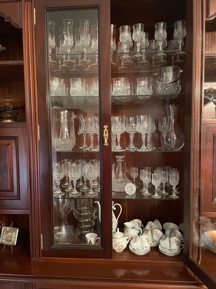 Móvel de Sala Clássico em Madeira – Excelente Estado