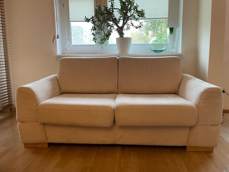 Wygodna, jasna kanapa Wymiary kanapy (172 x 90 x 80cm)