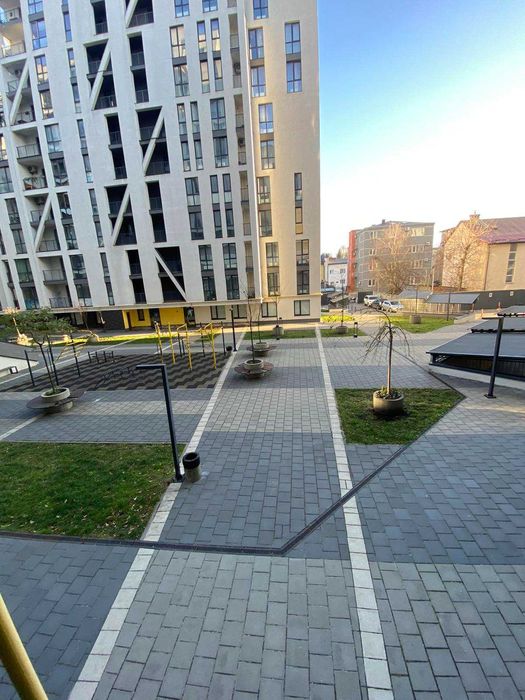 Продаж комерційного приміщення вул. Героїв УПА, 73В