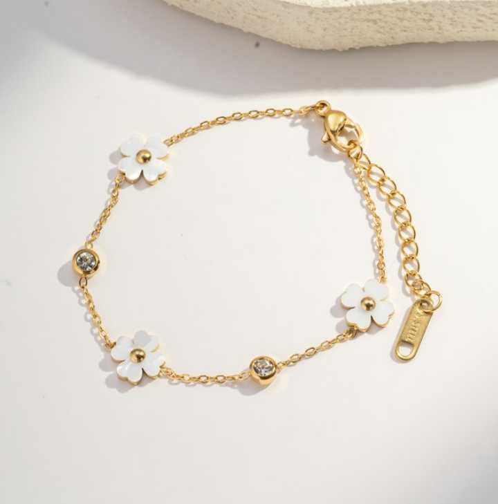 Pulseira Dourada em Aço Inoxidável – Flor com Pérola e Cristal