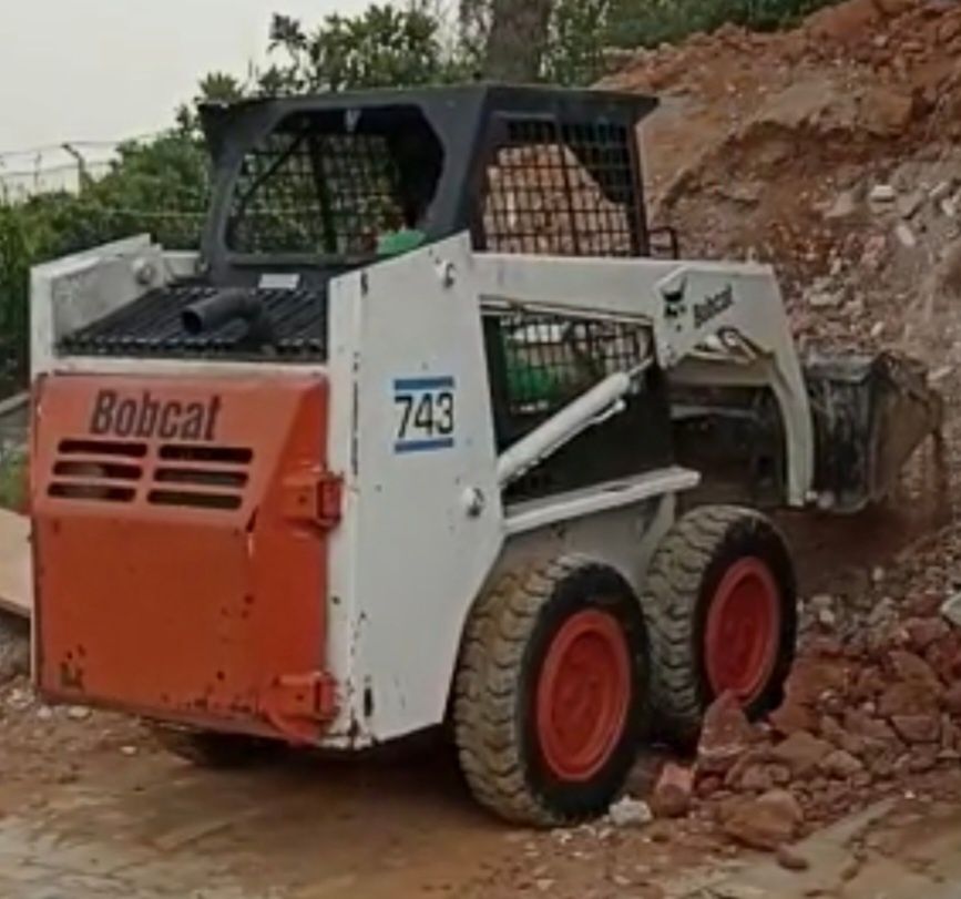 CARRINHAS e CONTENTORES p/recolha de entulho de obras, resíduos e lixo