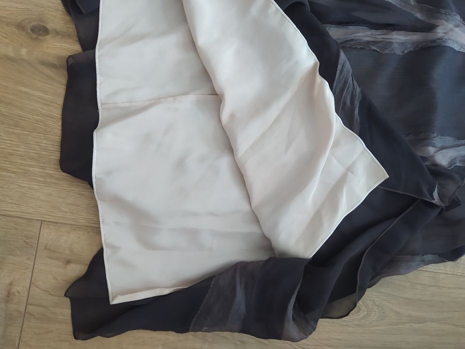 Дизайнерська вечірня сукня на випускний