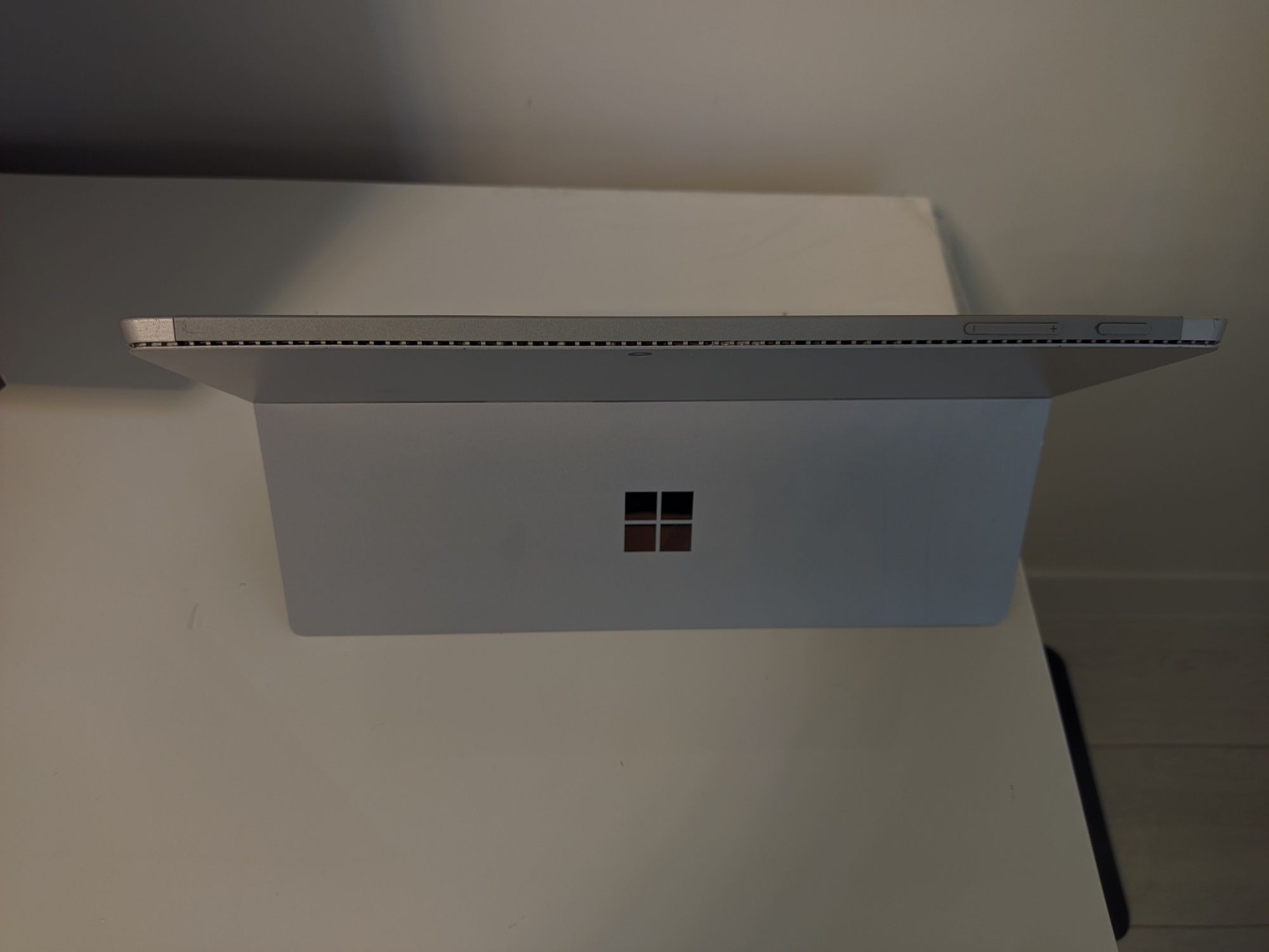 Microsoft surface Pro 4 i7-6650U 16/256