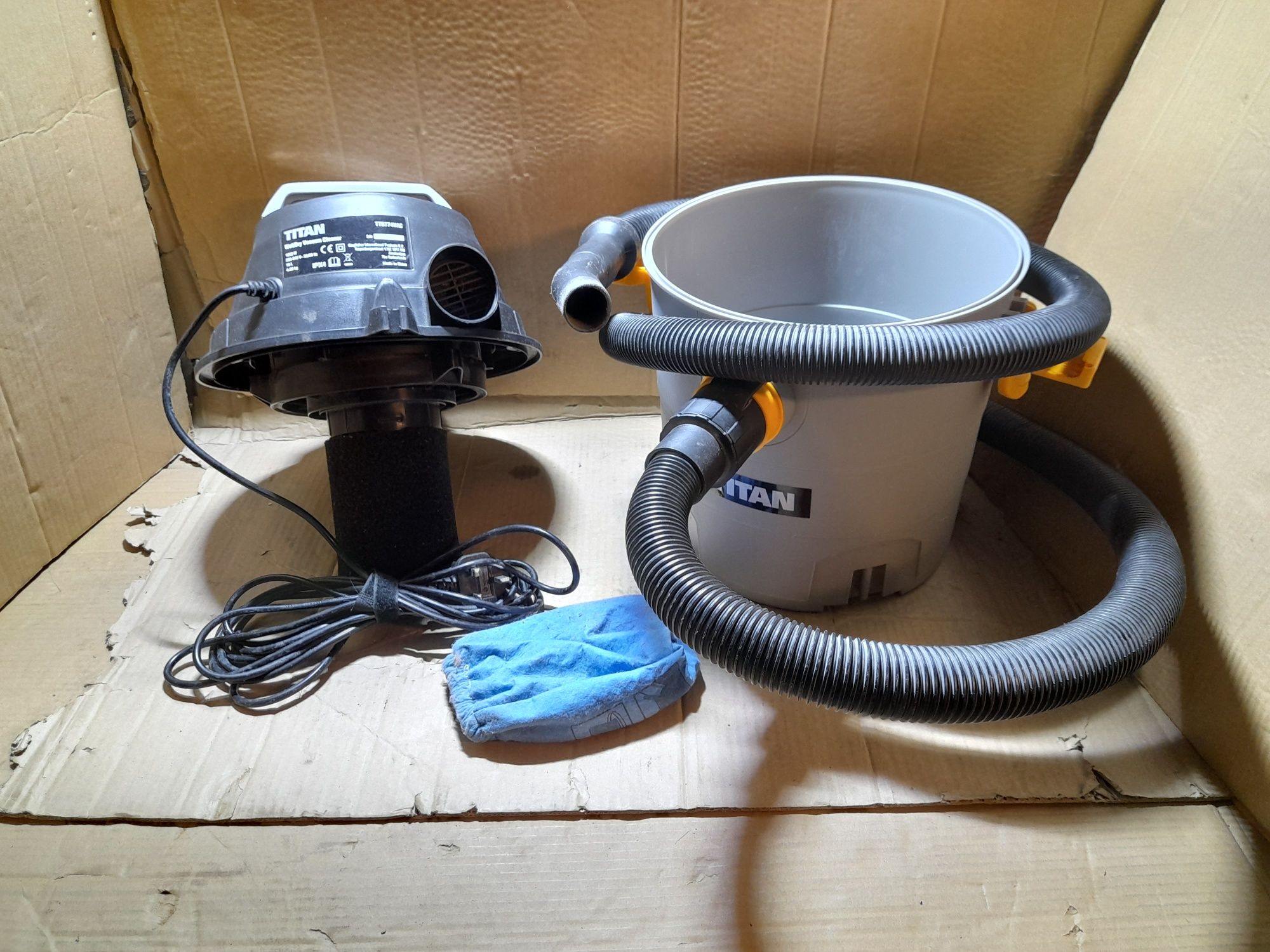 Odkurzacz warsztatowy TITAN 1300W