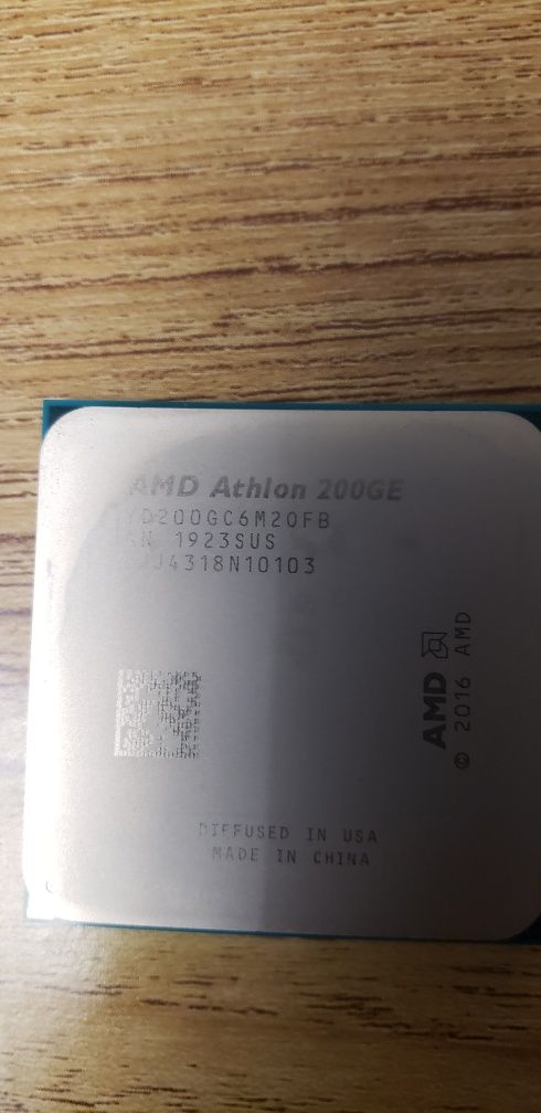 AMD Athlon 200GE (AM4 socket)