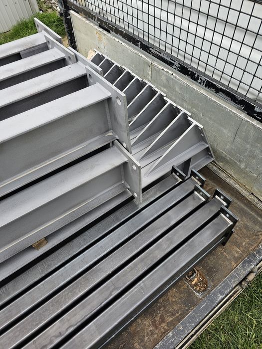 Konstrukcja hala magazyn garaż dźwigary słupy 6mx20mx4m IPE160