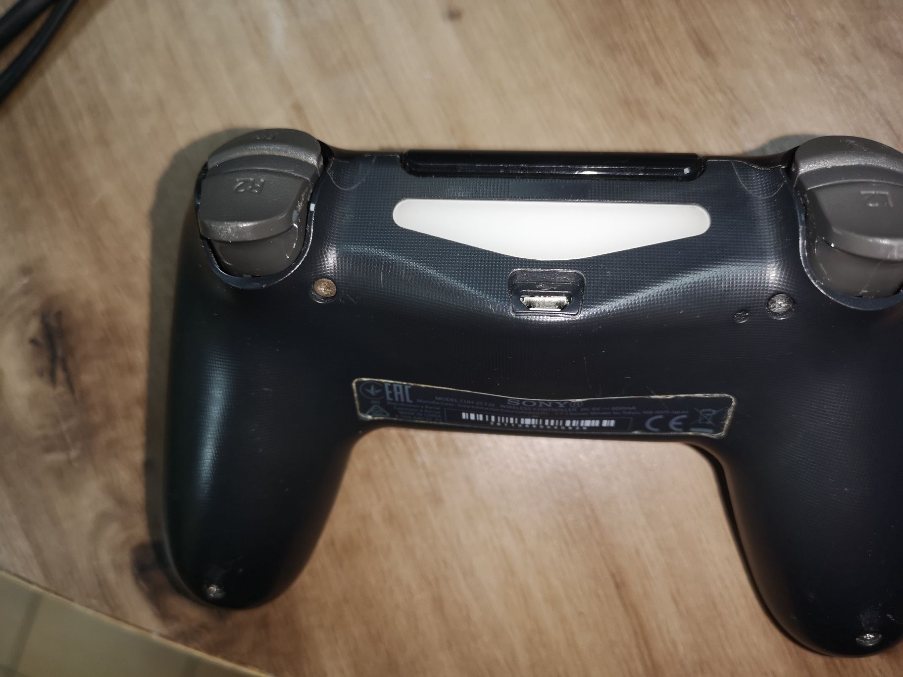 Oryginalny pad PS4 czarny