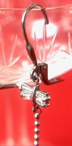 srebrne kolczyki w kształcie ważki z cyrkoniami