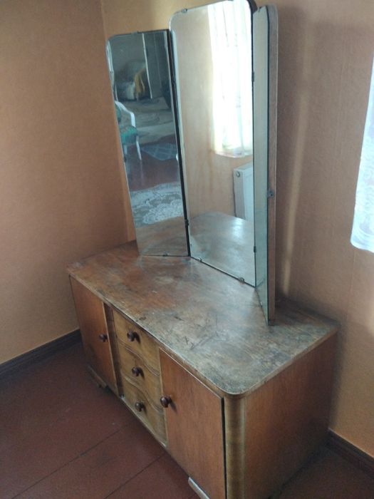 Toaletka z 3 lustrami