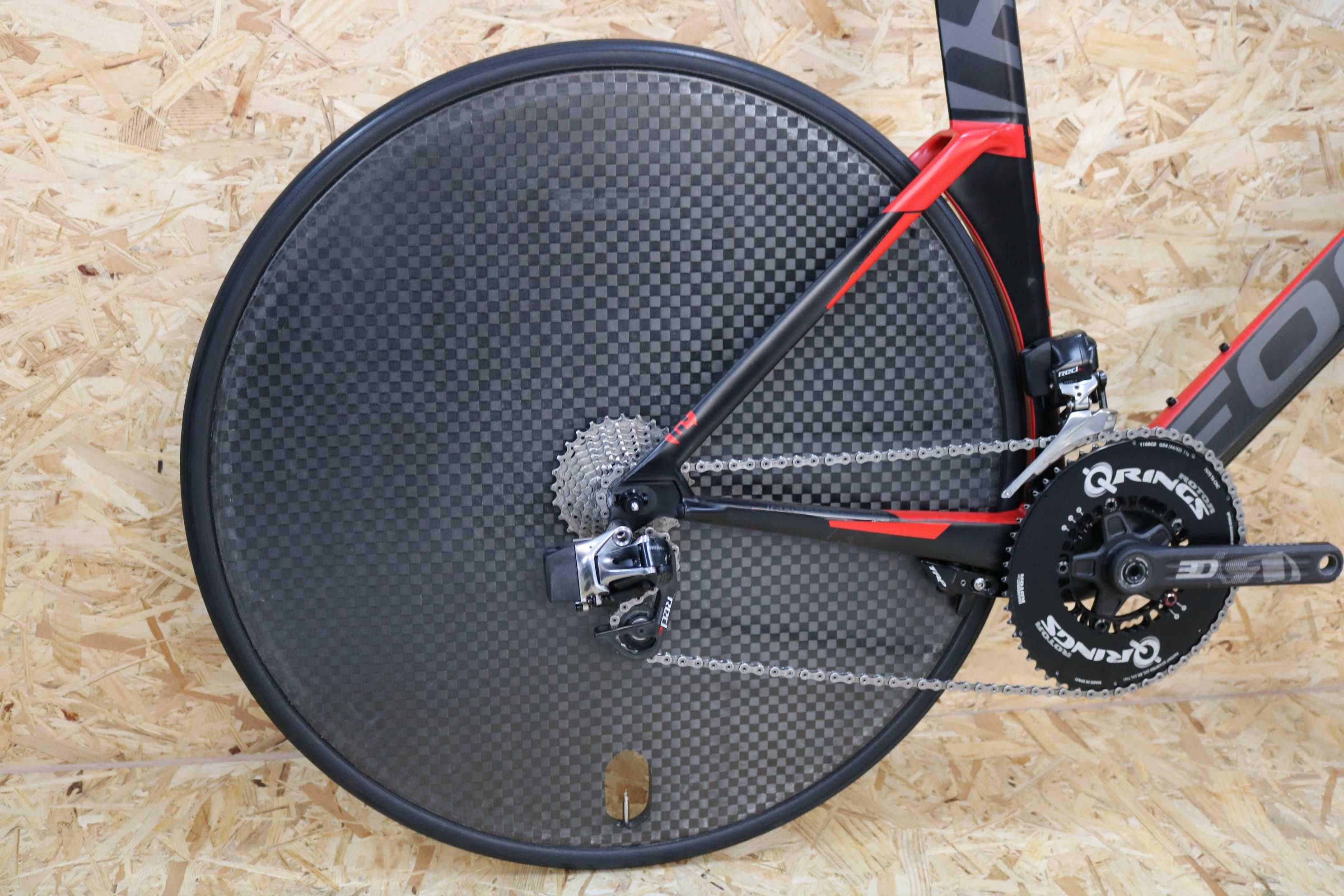 Bicicleta TT/Triatlo Focus Izalco Chrono - Sram Red elétrico