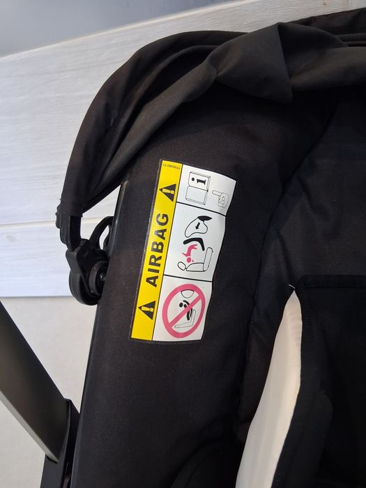 Jeżdzący fotelik samochodowy 3w1