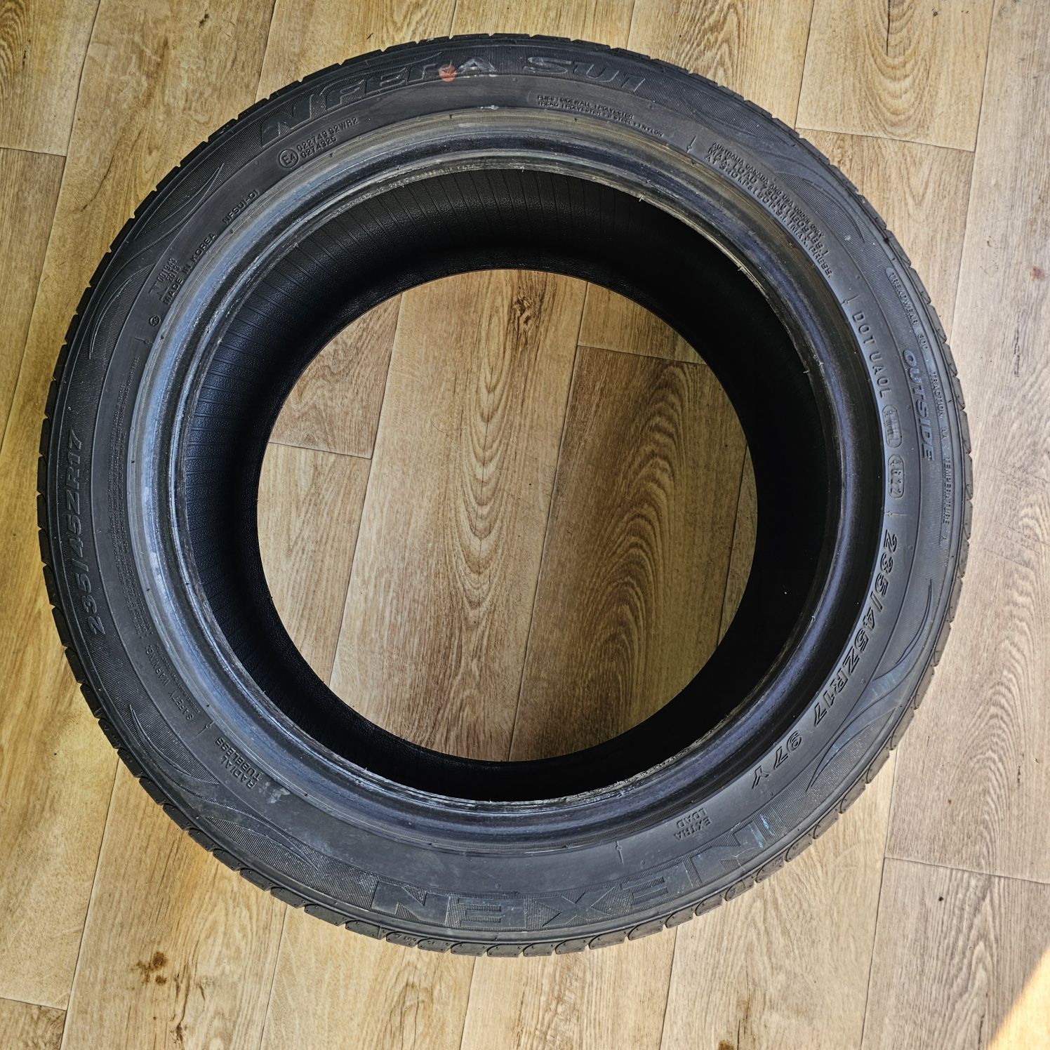 Літні шини 
Nexen NFera  235/45 R17 97Y (б/в) 3шт.