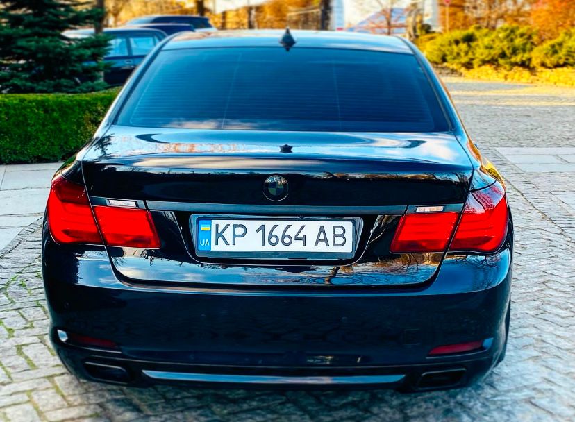 Продам Легендарную БМВ 750 , Полностью Обслужена в Идеальном Состоянии