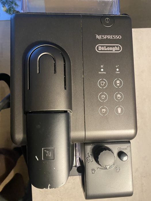 Ekspres kapsulkowy Nespresso Delonghi