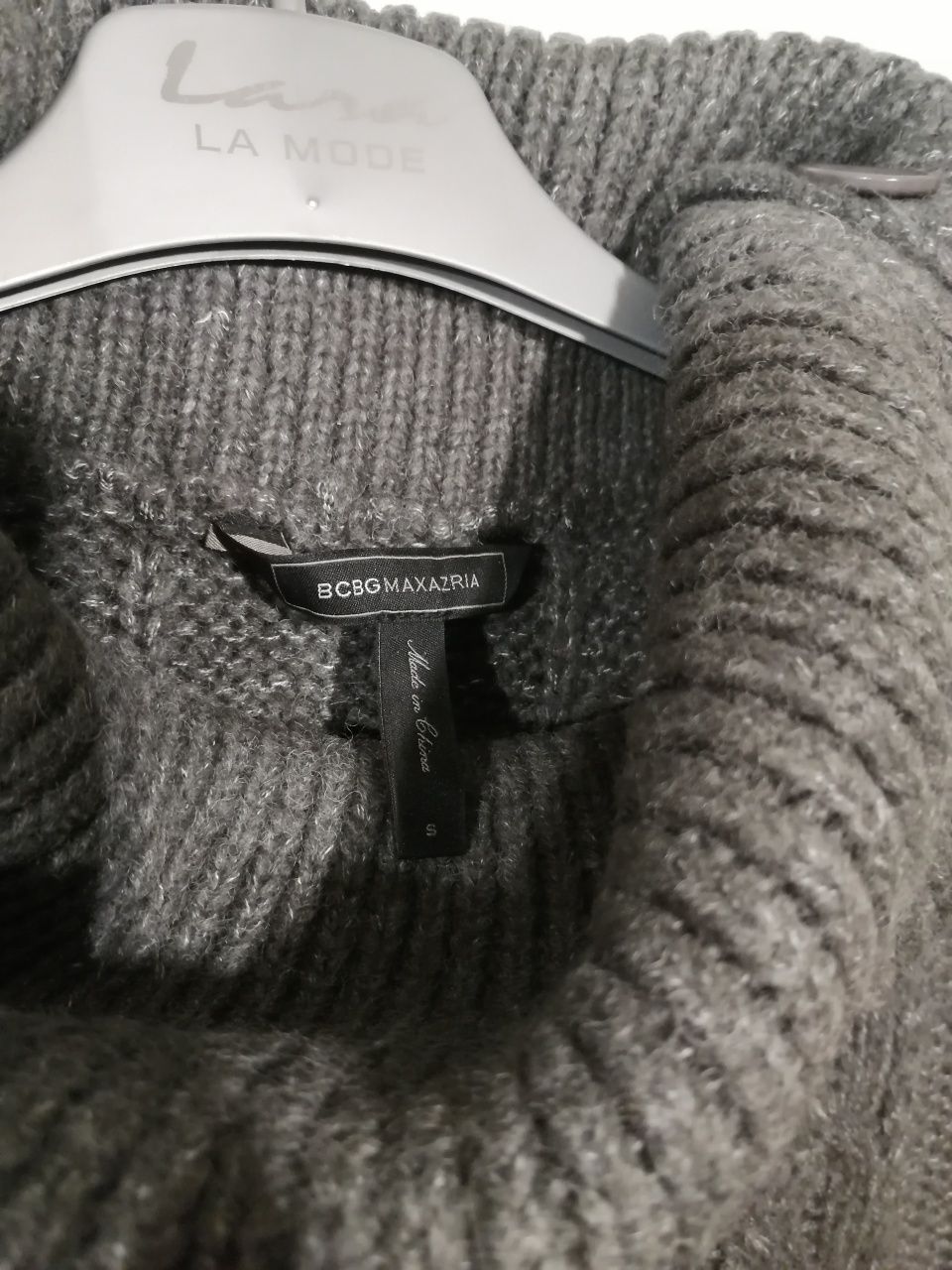 Sweter wełniany z golfem BCBGMAXAZRIA S 36